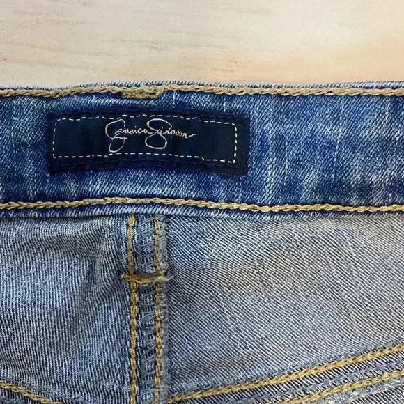 Jessica Simpson Shorts - Picture 3 of 4